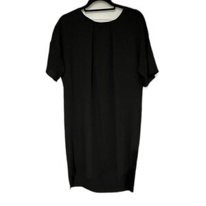 Black Halston Shift Sz M! Lightweight and great for casual or work.